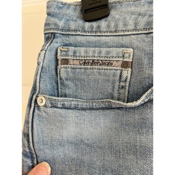 Calvin Klein Shorts Size 28 Hi Rise Distressed Cut-Off Light Wash Shorts Womens - Picture 3 of 11